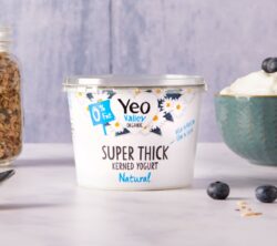 Yeo Valley organic Super Thick Kerned Yogurt